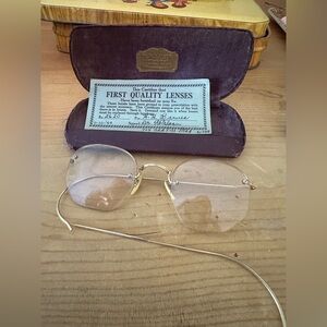Gold Wire vintage Frame Glasses with Case from 1944